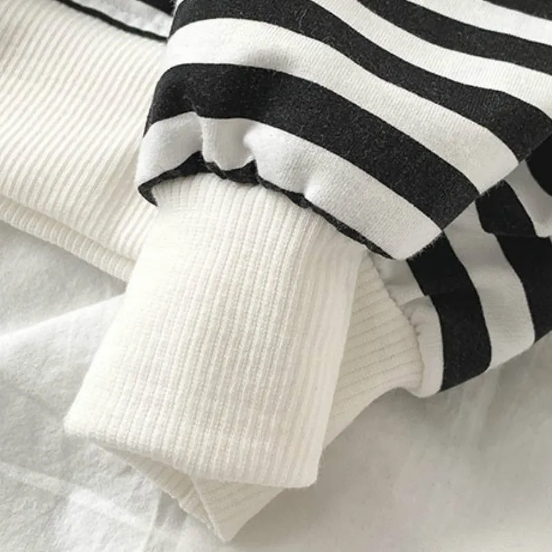 

Womens Hoodies Striped O-neck Long Sleeve Soft Harajuku Korean Style Chic High Quality Loose Simple Female Basic Sweatshirts New