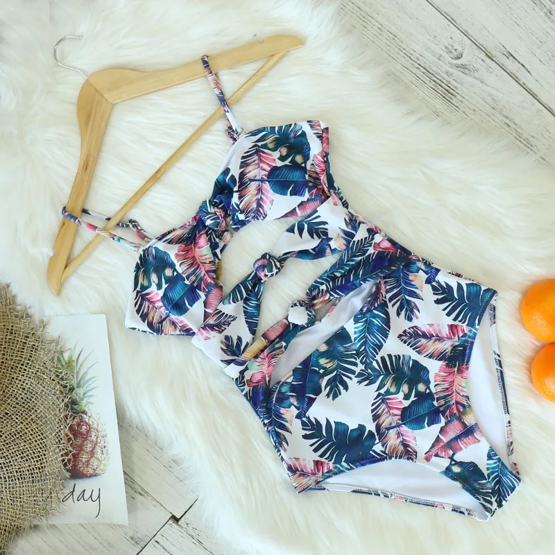 Соблазнительный слитный красный купальник 2020 с оборками и глубоким V образным