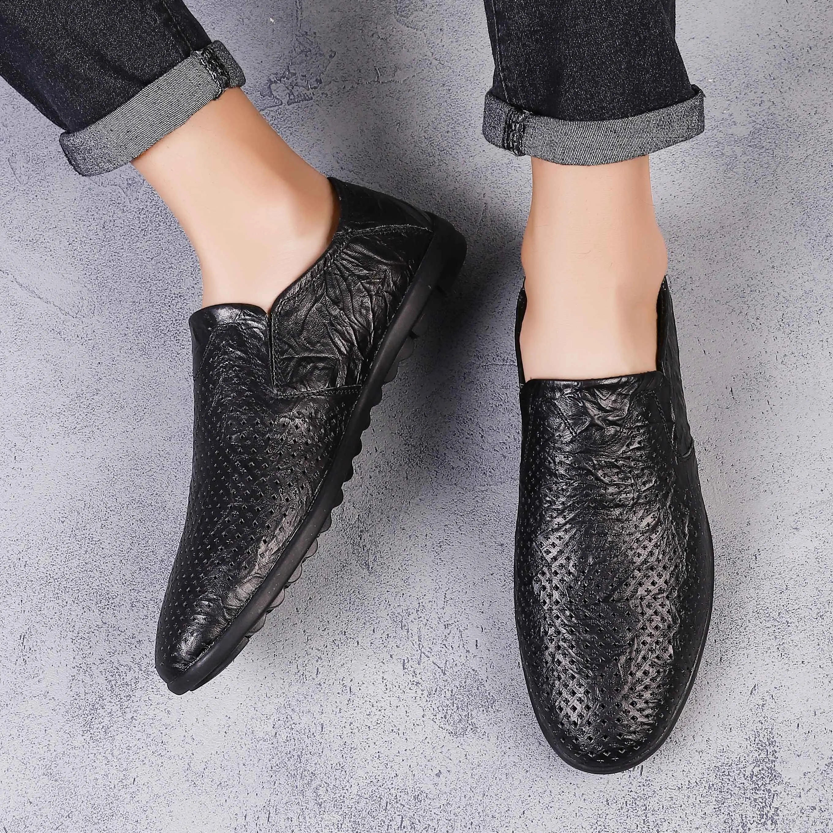 

Genuine Leather Men Casual Shoes summer Luxury Brand 2020 Mens Loafers slip on Moccasins hollow Breathable Lazy Driving Shoes