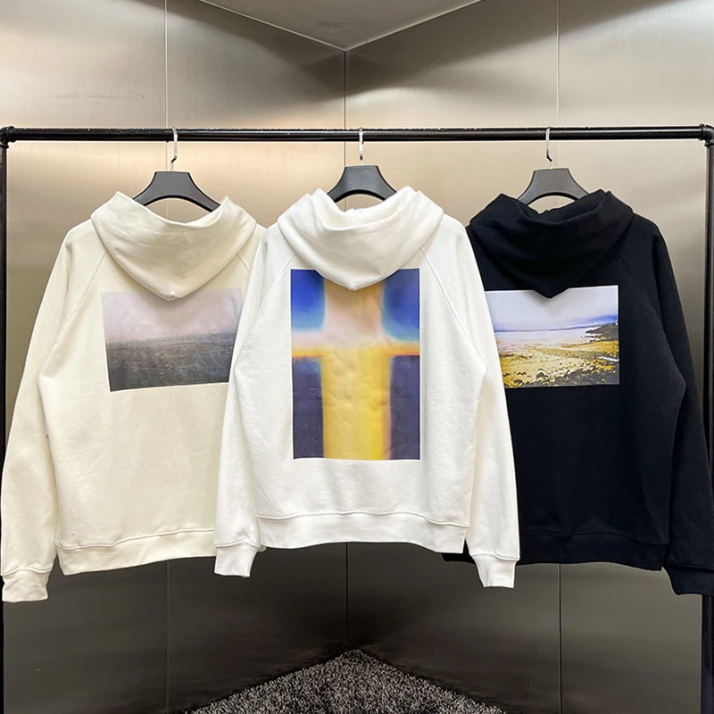 

Hoodies & Sweatshirts