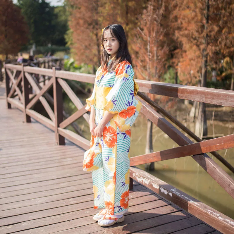 Women's Yukata Traditional Japan Kimono Robe Photography Dress Cosplay Costume yellow Color flower Prints Vintage Clothing
