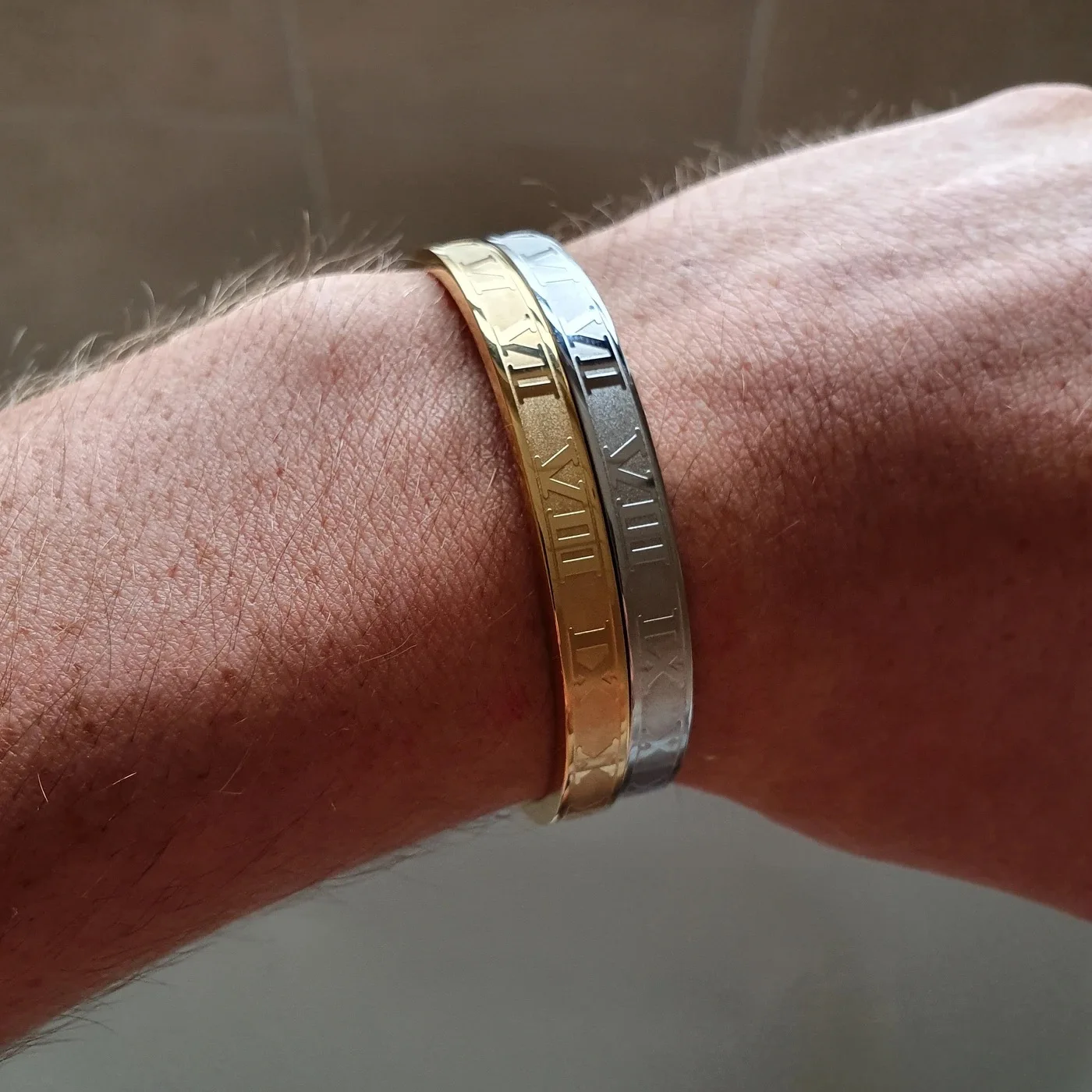 Роскошный Браслет-манжета браслет из нержавеющей стали с резьбой по римским