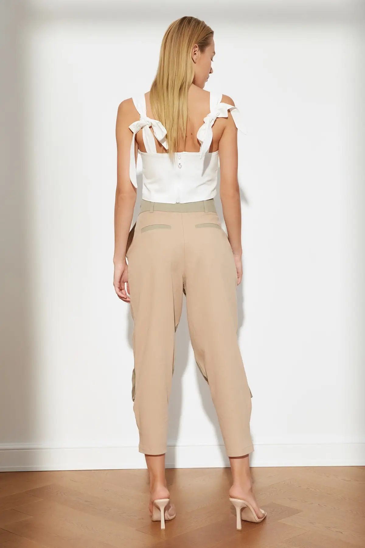 

Trendyol Pocket Detail Pants TWOSS21PL0363
