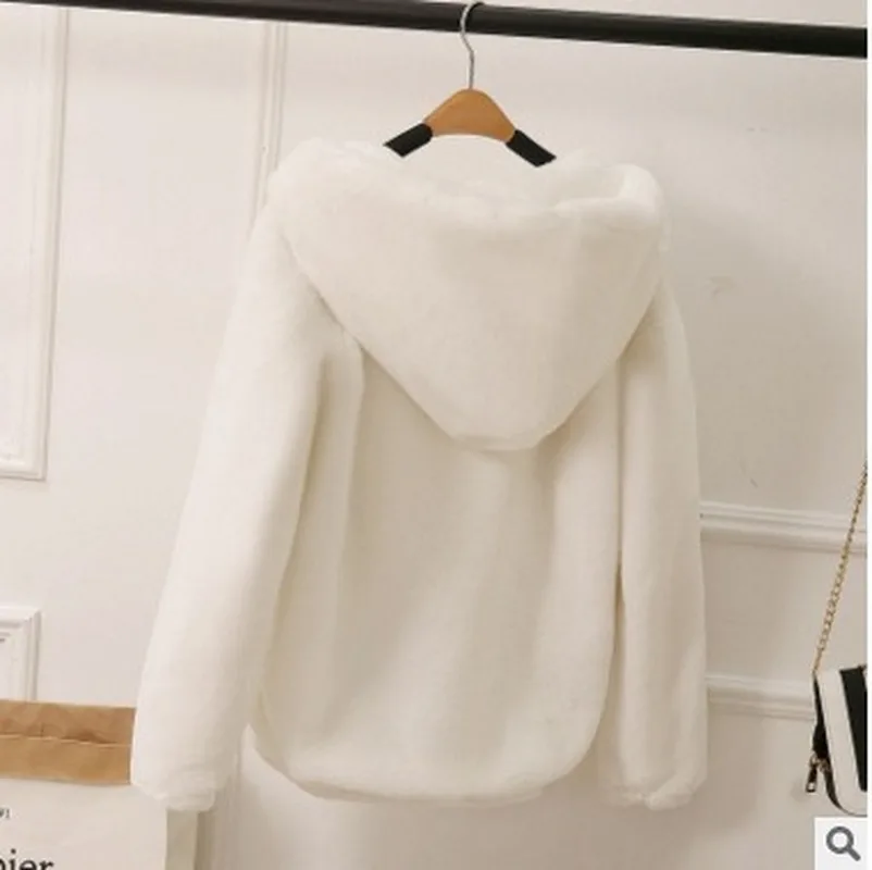 

2020 New Thickened Fur Coat Women's Korean Casual Jacket Loose Cute Hoodie Women's Fashion Short Plush Coat Fur Coat women