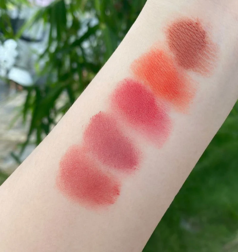 2/5 набор глянцевых блесков для губ с антипригарным покрытием матовый стойкий