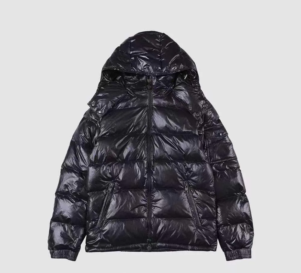 

Мужской пуховик с капюшоном, на белом утином пуху