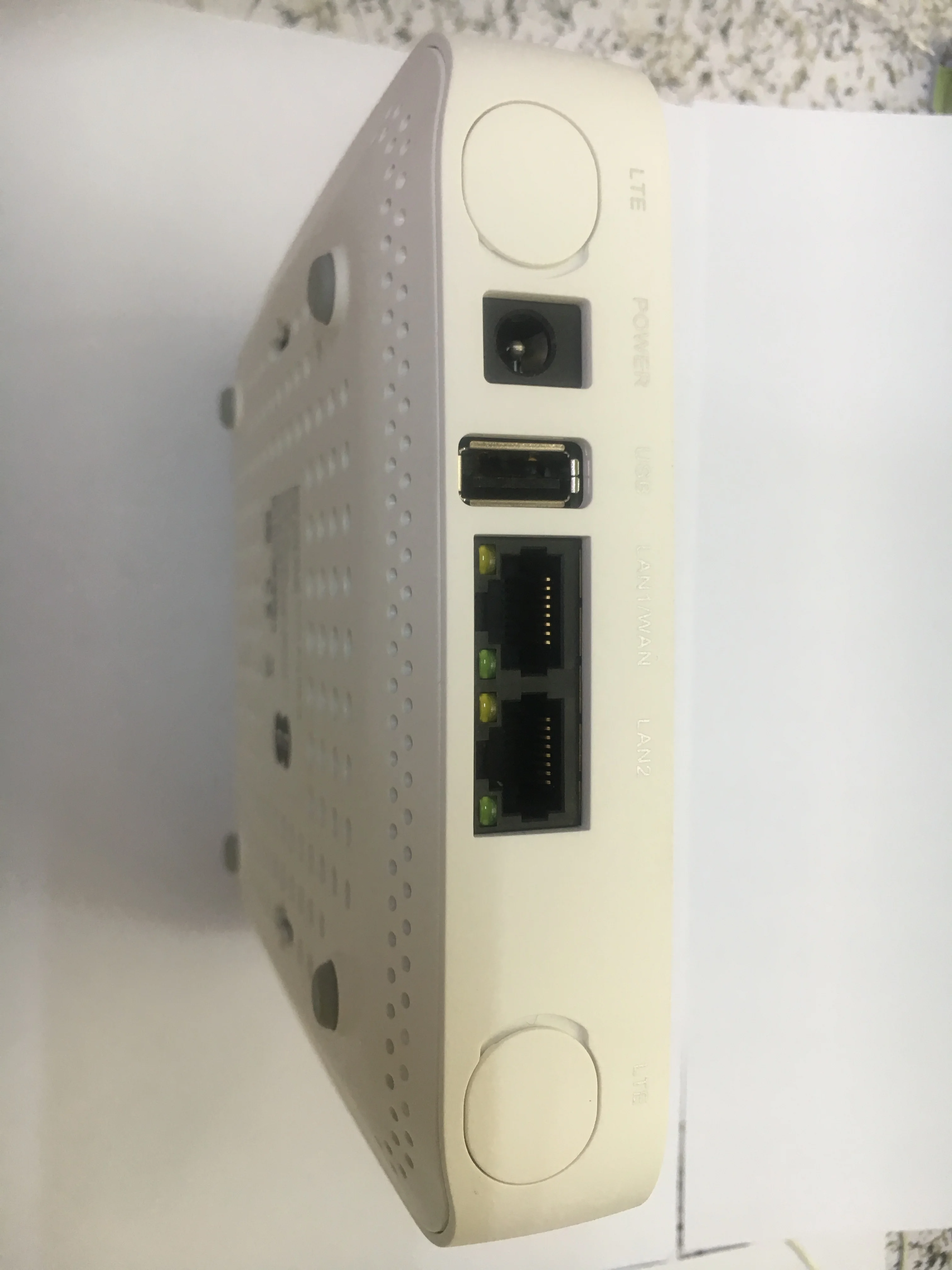 Wi-Fi-роутер Alcatel HH70 300 Мбит/с LTE Cat7 4g LinkHub HH70vb 5 ГГц усилитель сигнала для sim-карты |