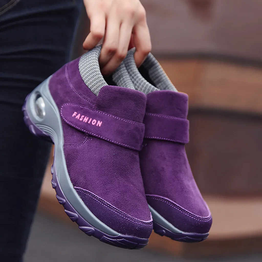 Женские кроссовки на толстой подошве легкие дышащие с подушкой качалкой