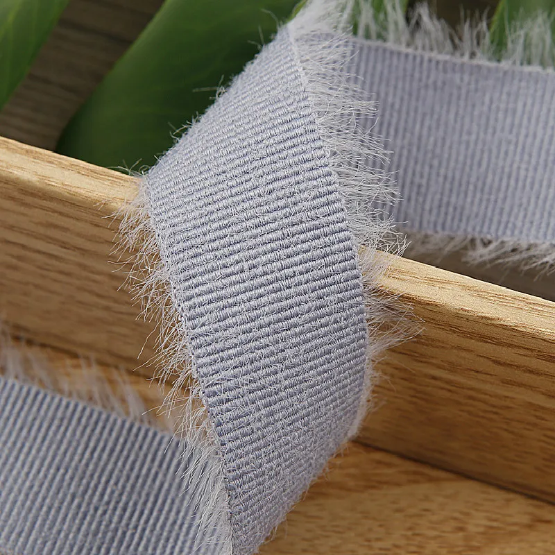 Корсажная лента с потертостями необработанные края объемный рулон 25 мм 38