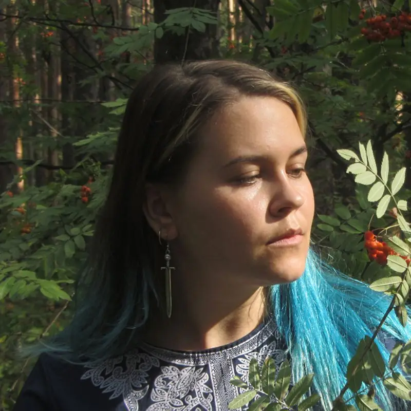 

Женские серьги-подвески в виде совы на мече, серебряного цвета