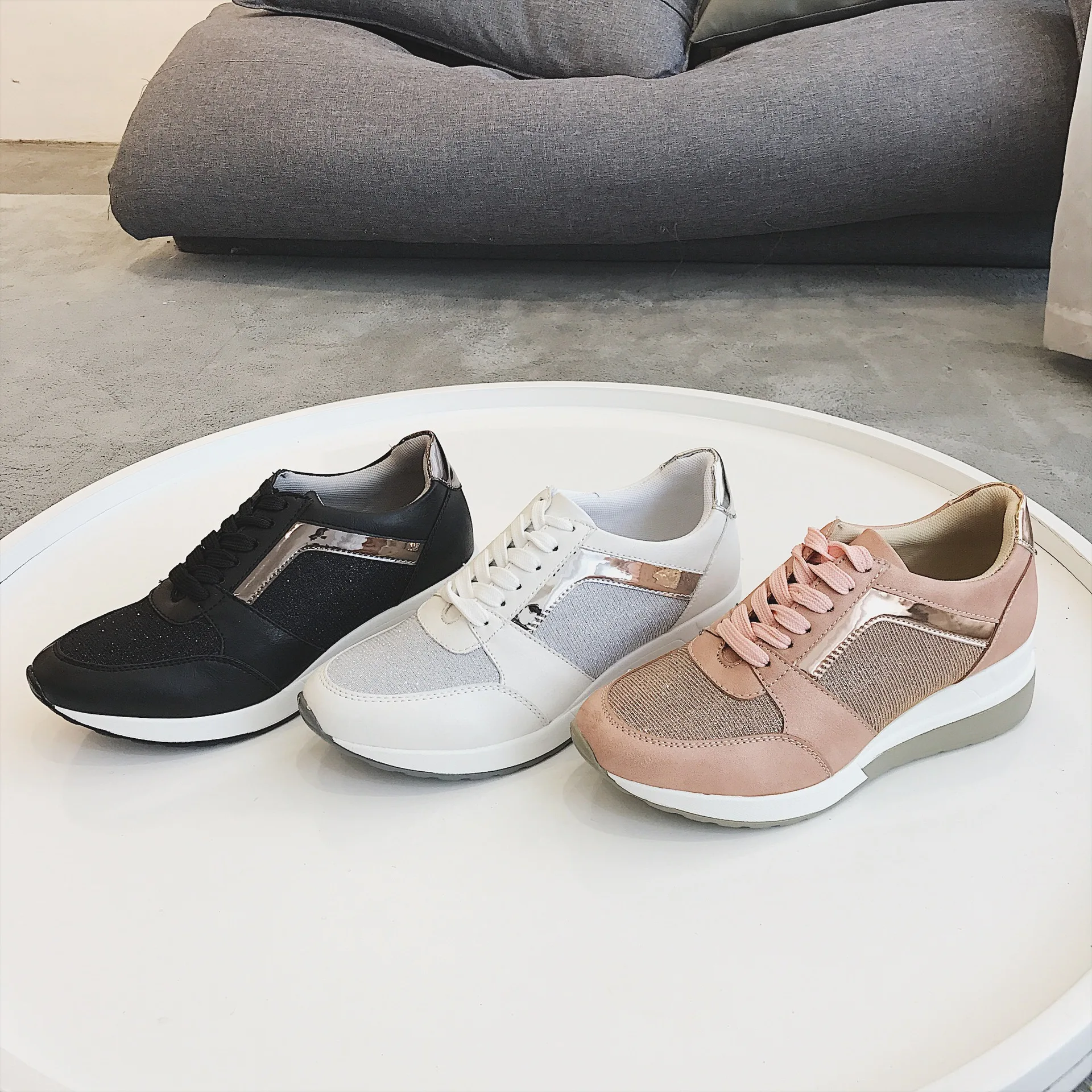 

2021 Latest Sports Style Single Shoes Women Casual Shoes Flash Cloth Running Shoes Fashion Women's Shoes Large Size Non-slip