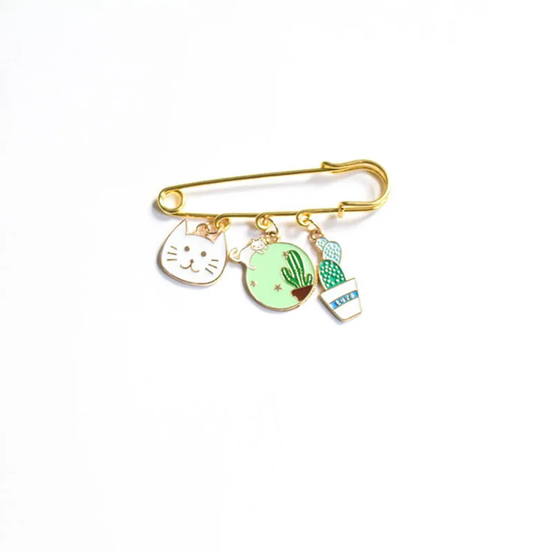 

Astronauts Cat Brooch Ornaments Jackets Bag Lapel Pin Shirt Badge Jewelry Gift for Children Girls Friends