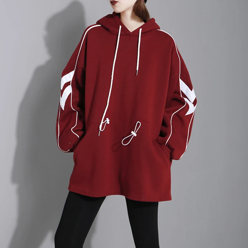 TWOTWINSTYLE повседневное шнурок хит цвет Женские кофты с капюшоном воротник фонарь длинным рукавом Свободная Толстовка женская одежда