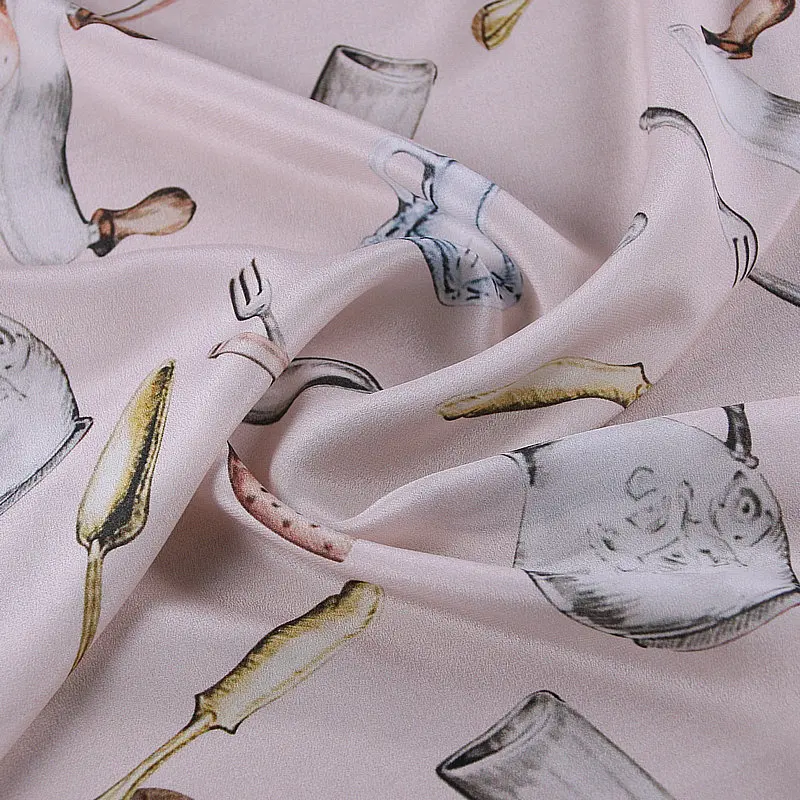 

Retro Mulberry Silk Crepe De Chine Flower Snake Print Fabric High-end Thin Dress Garment Shirt Fabric Cloth by the Meter