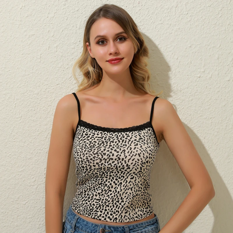 Модный летний женский облегающий топ в рубчик укороченный на бретелях-спагетти