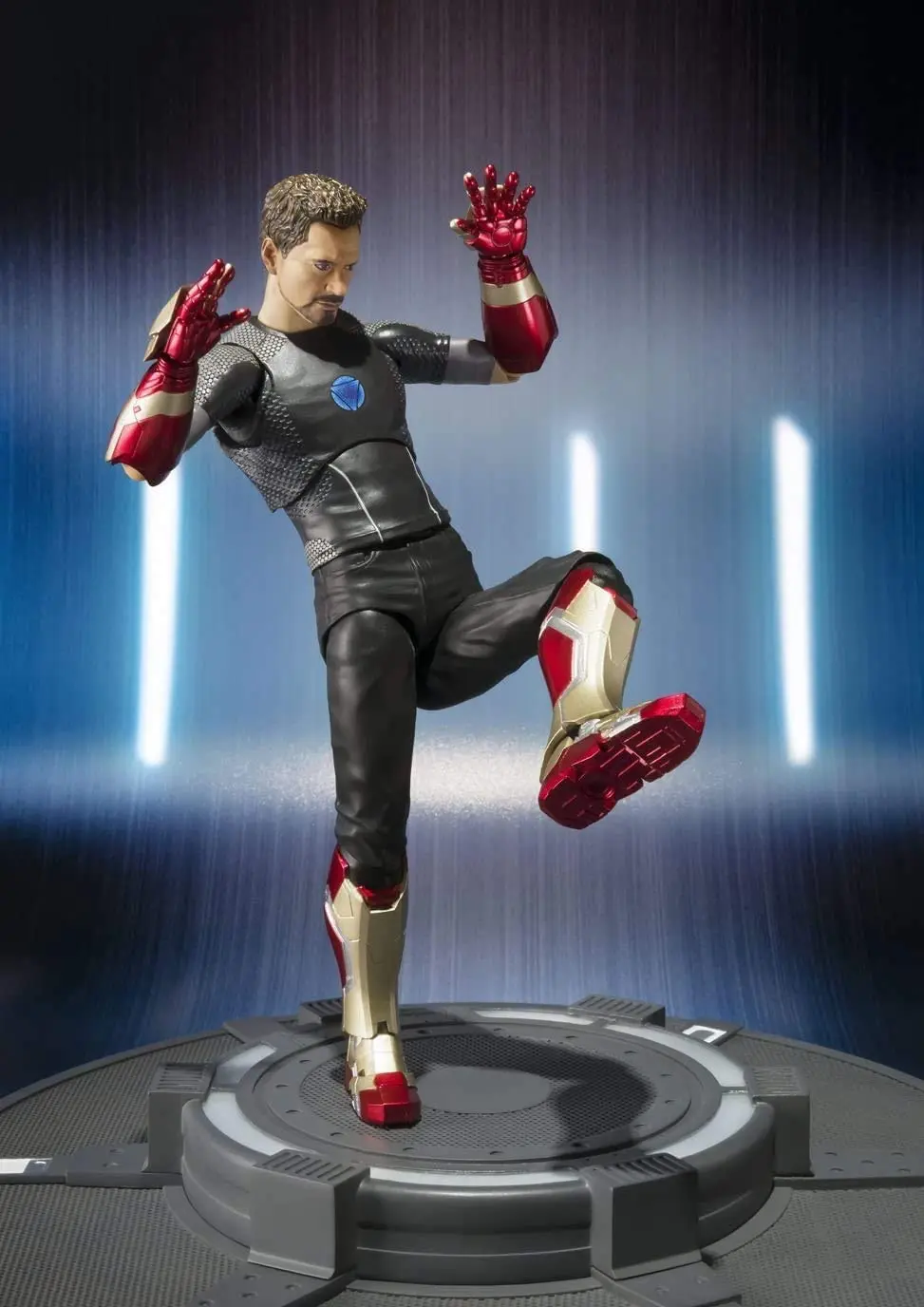 

Bandai Marvel The Avengers Shf Iguarts Tony Stark Iron Man 15Cm Toy Action Figure Collection and Accessories Gifts for Kids