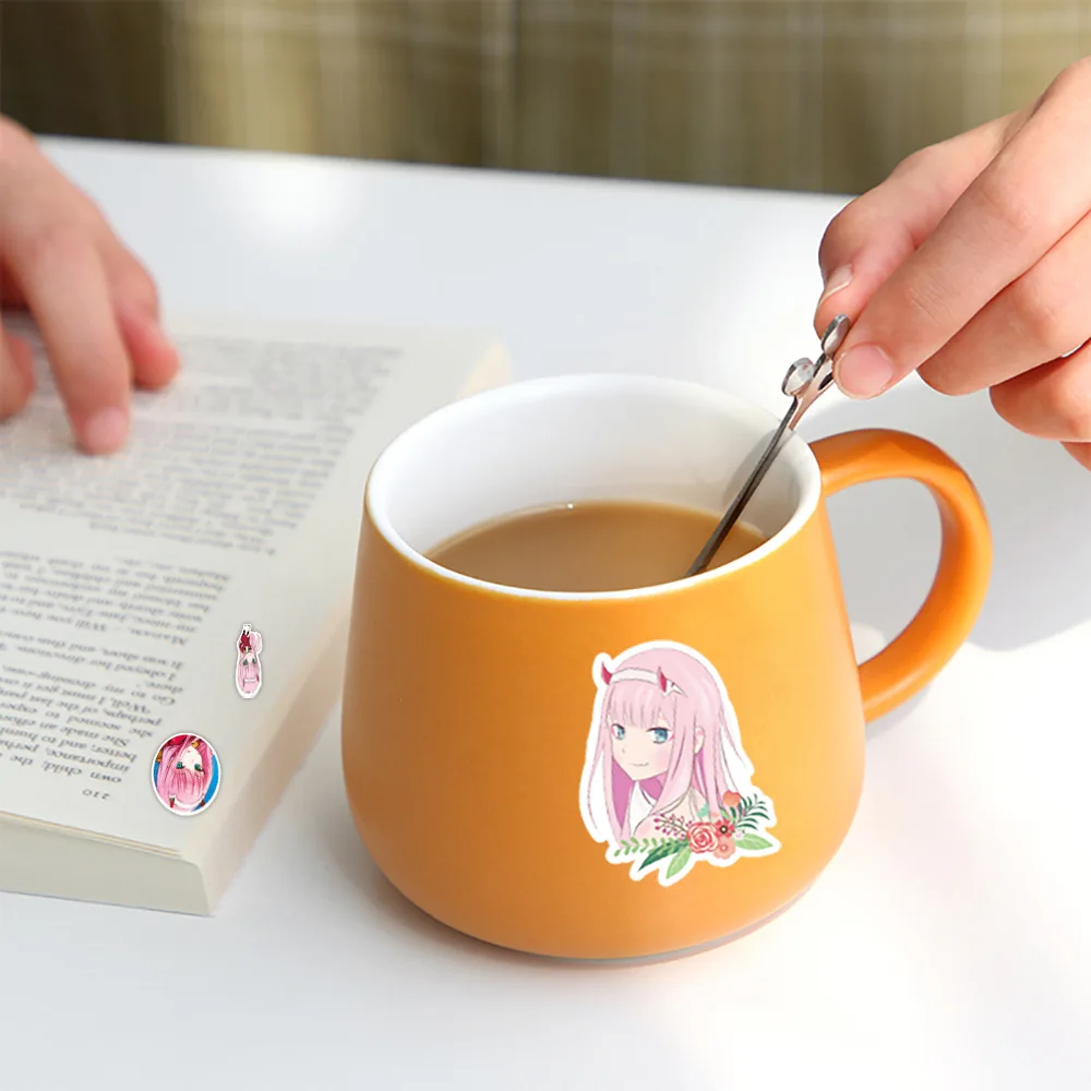 

50PCs Anime Fran XX Sticker Graffiti Waterproof Removable Trolley Case Notebook Car Notepad Water Cup Sticker Toy