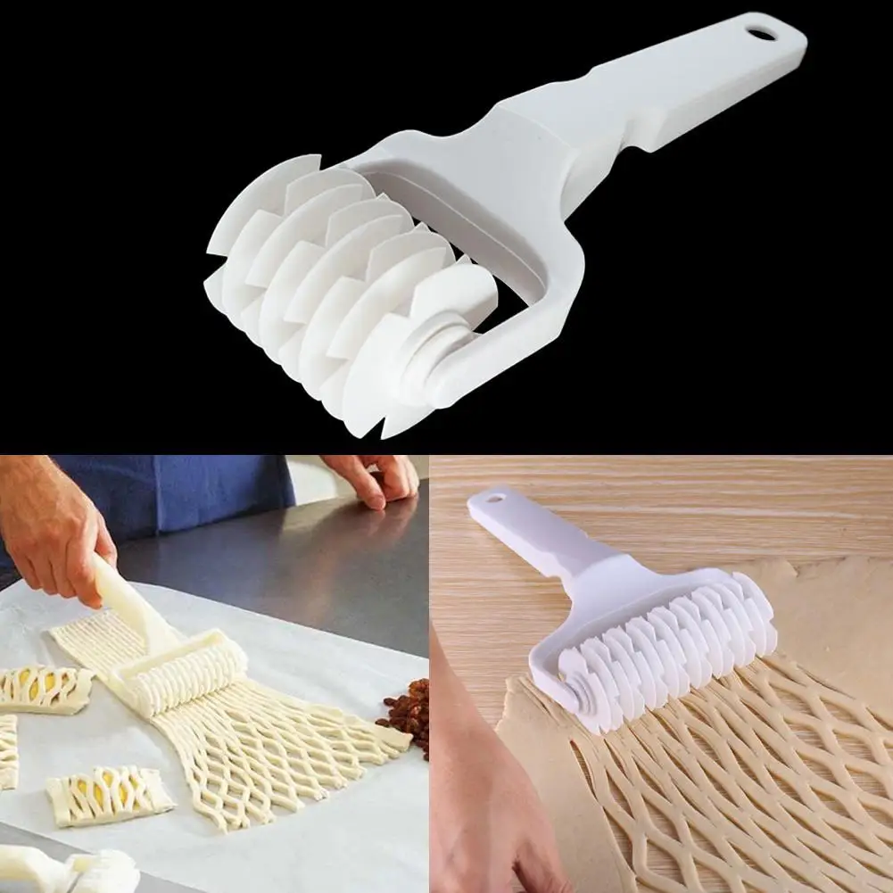 

New Small Plastic Pizza Cracker Slices Cakes Baking Tools Dough Roller Lattice Cutting Tools