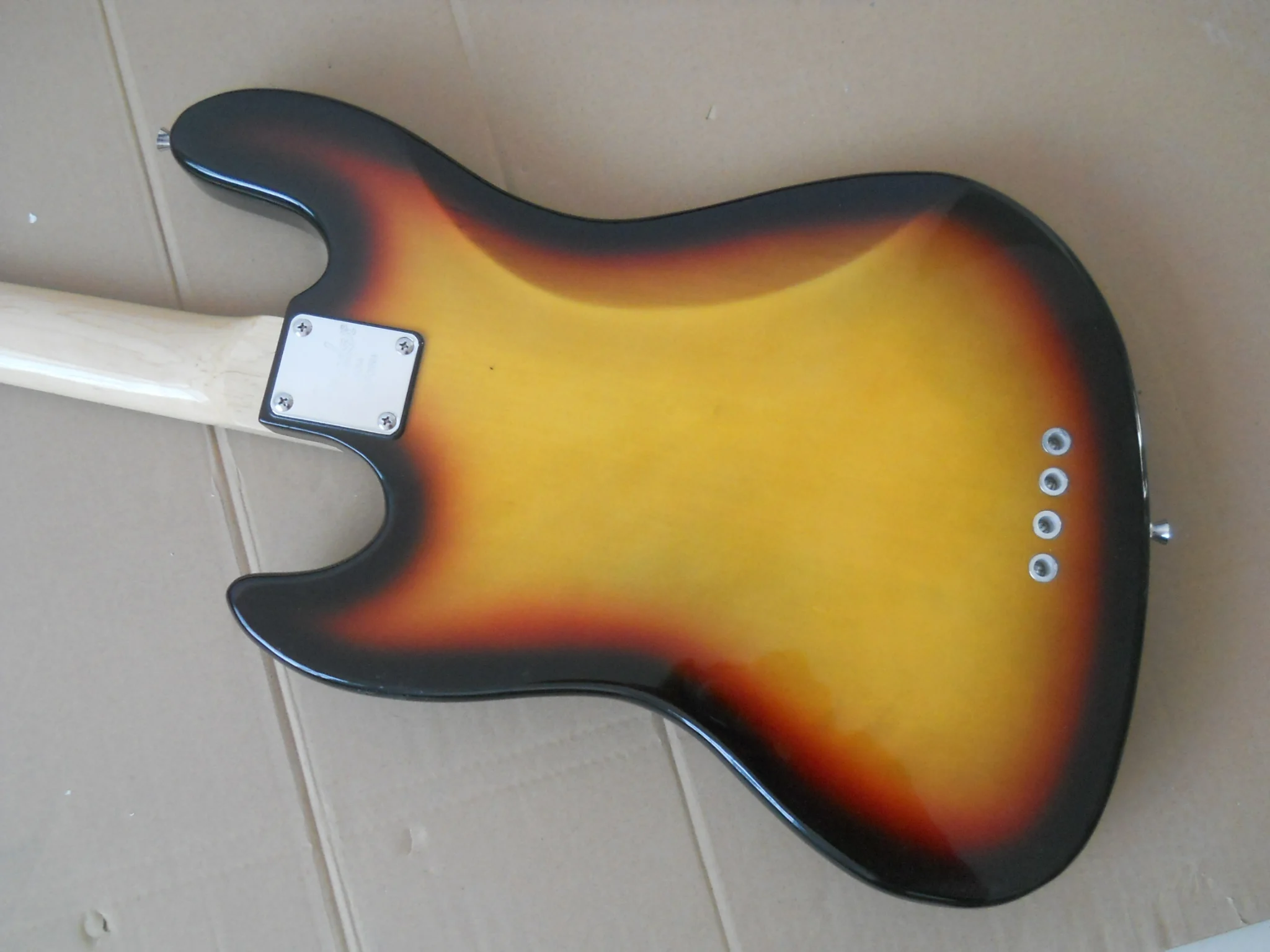Электрическая бас гитара 4 струны sunburst винтажный корпус с хромированные изделия красный перламутровый пикгард. paypal доступен! Bs-27