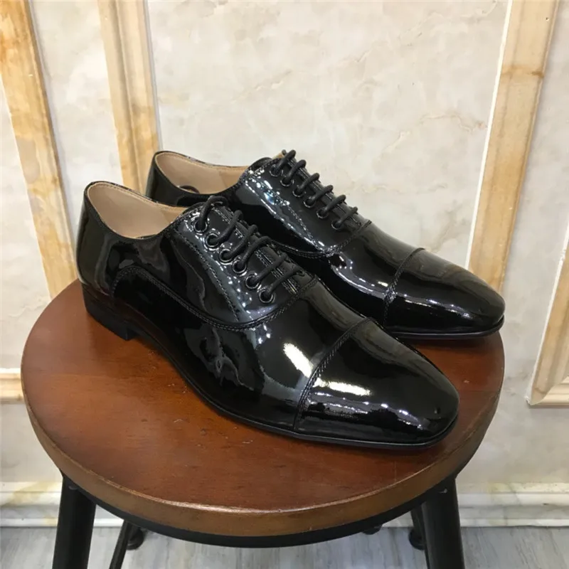 

2020 New Red Bottom Brand Designers Leather Shoes Men Casual Fashion Loafers Spikes Rivets Runway Lace Up Sneakers With Box A15