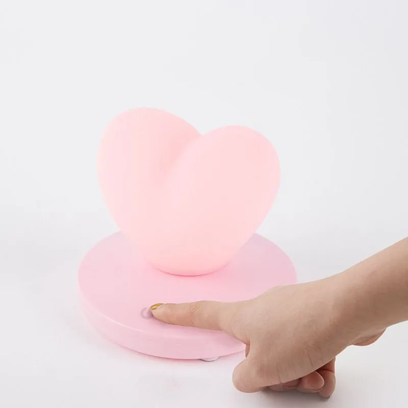Дешево Силиконовый ночник Love Heart с USB-зарядкой, романтический сенсорный Настольный светильник, прикроватный декоративный маленький ночник для спа...