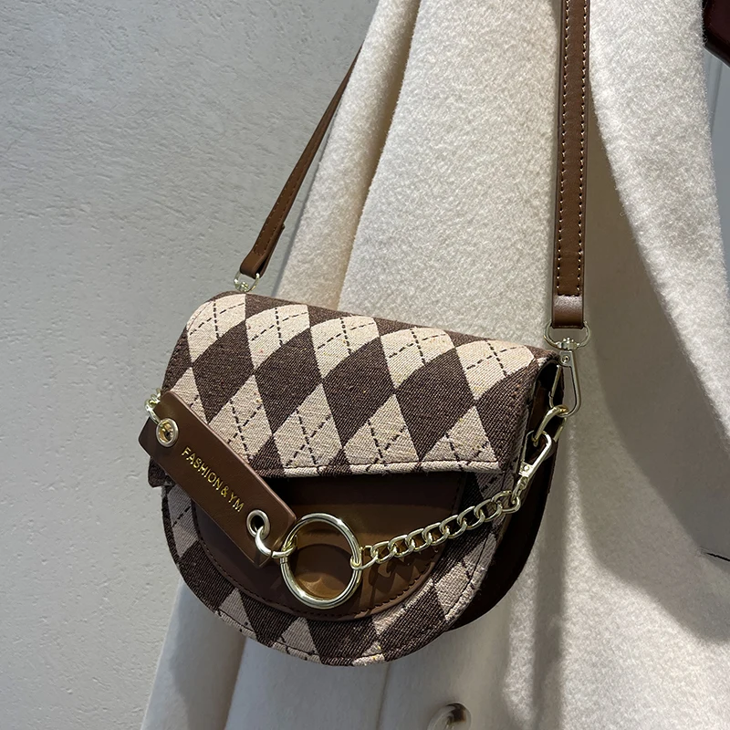 

SWDF Mini PU Leather Saddle Crossbody Bags with Short Chain Handle Handbags Designer Shoulder Bags for Women 2021 Winter Fashion