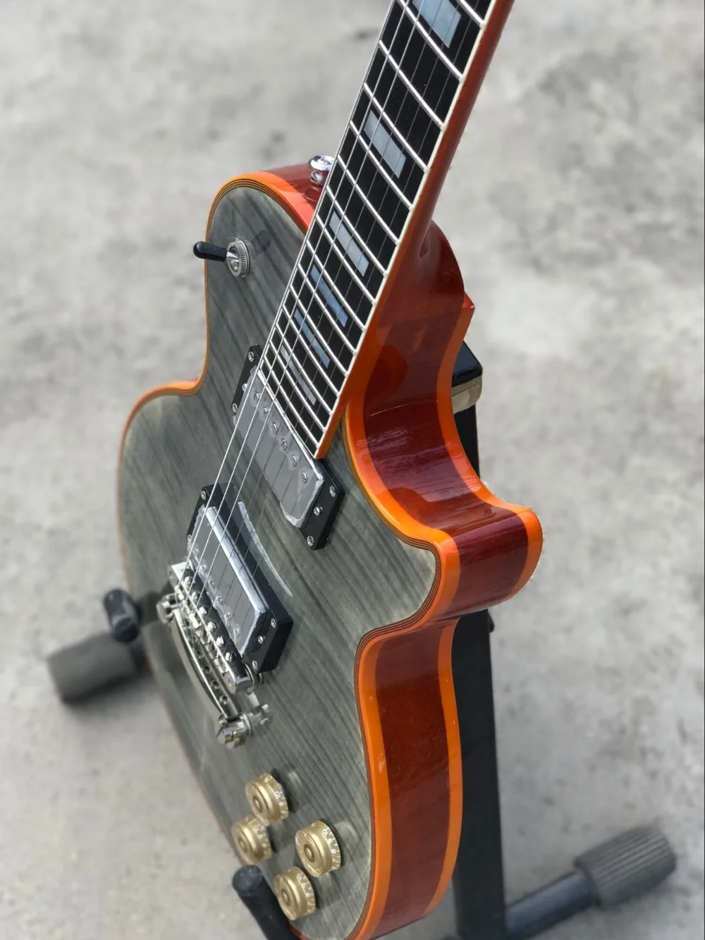 Новая стандартная пользовательская электрическая гитара. Tiger Flame top gitaar, корпус из красного дерева. 6 выступлений ручной работы.