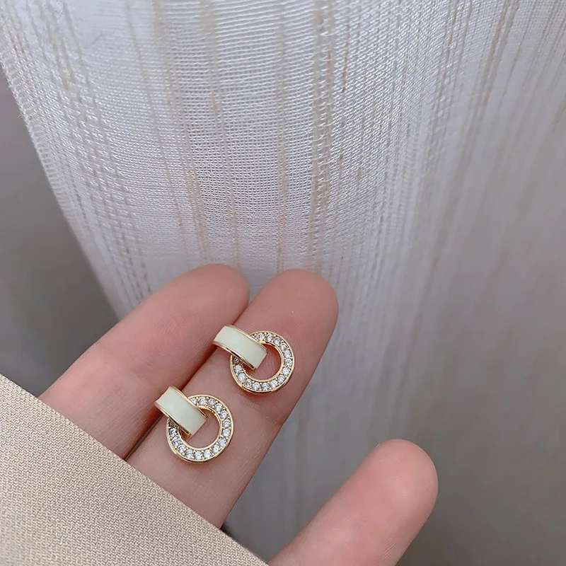 

Rhinestone Hollow Heart Earrings Square Inlaid Symmetrical Earrings Round Pearl Petals Short Earrings Jewelry