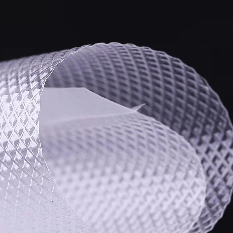 Пылесосов не упаковали в пакет пылесосов для защитной упаковки. Защелка сумки. |