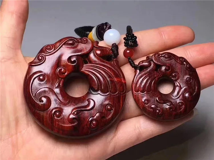 India Small Leaf Red Sandalwood Safe Buckle Pendant Buddha Series Carved Dragon Pendant Jewelry Wholesale