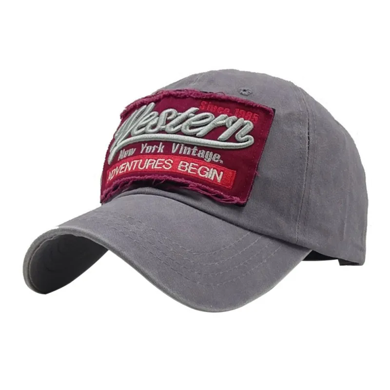Бейсбольная кепка с загнутыми полями и надписью декоративная заплатка