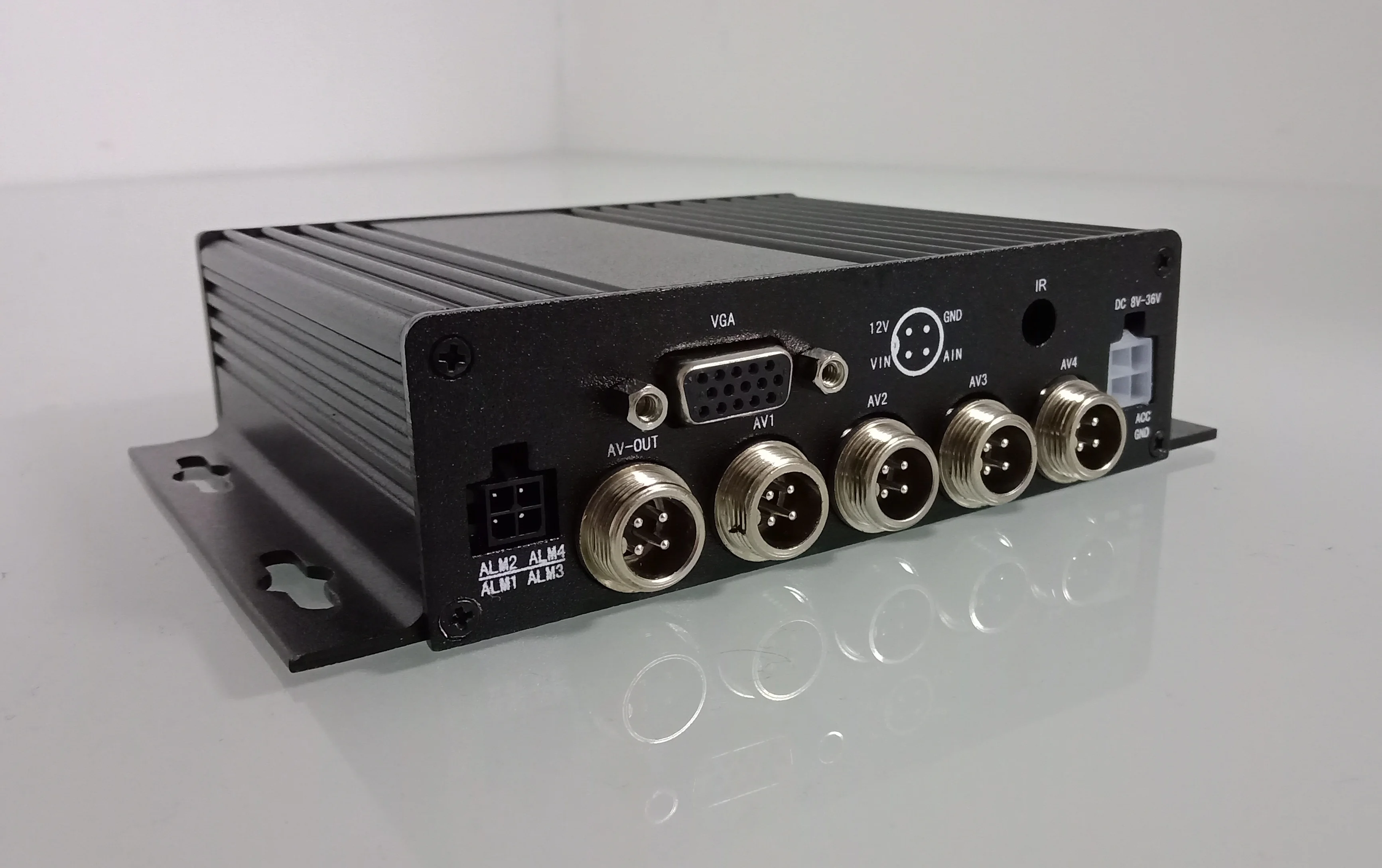 H.264 программное обеспечение 4 канал MDVR автобусный Автомобильный видеорегистратор