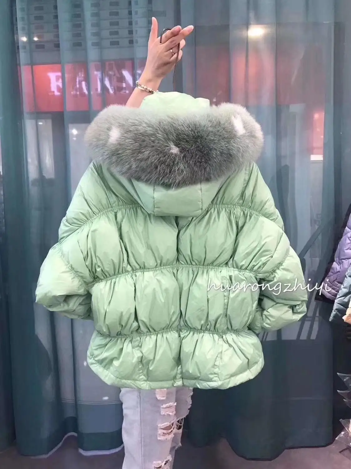 green Новое поступление, зимнее модное пуховое пальто для женщин с большим капюшоном из лисьего меха, теплые толстые парки, короткая куртка белого и черного цвета - Цвет: green