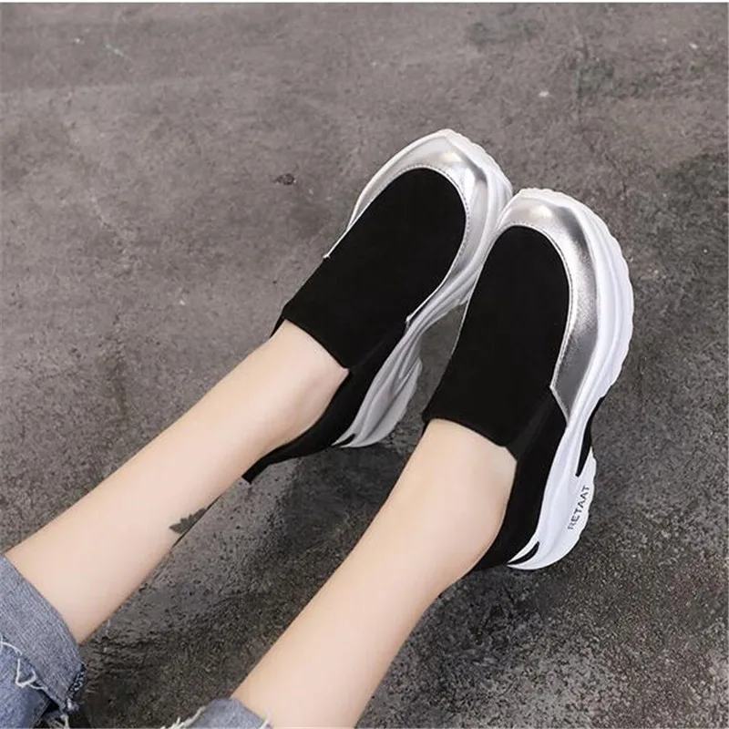 Женская обувь без застежки кроссовки на платформе черная толстой подошве