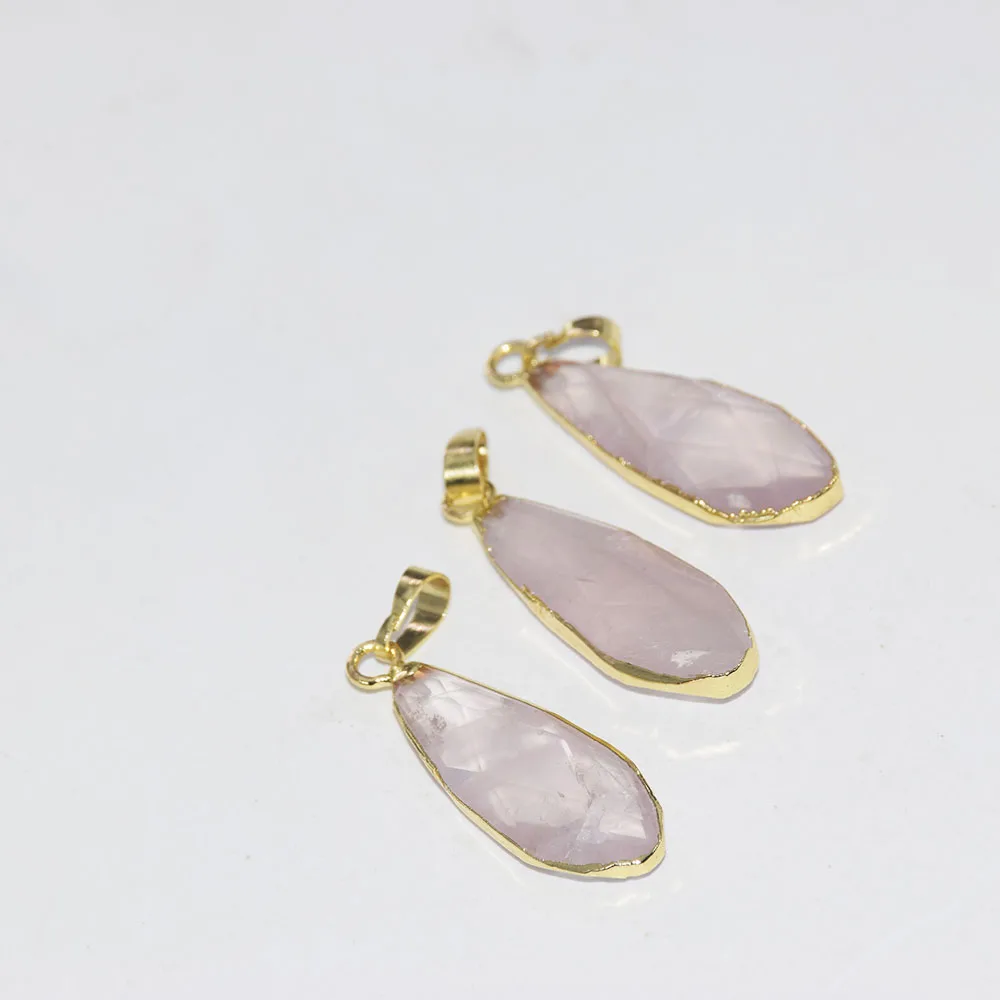 Женская подвеска с подвеской в виде капель из розового кварца золотым ободком и
