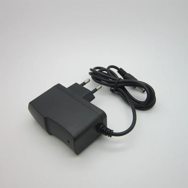 Импульсный источник питания для светодиодных ламп камер видеонаблюдения 12 В 1 А