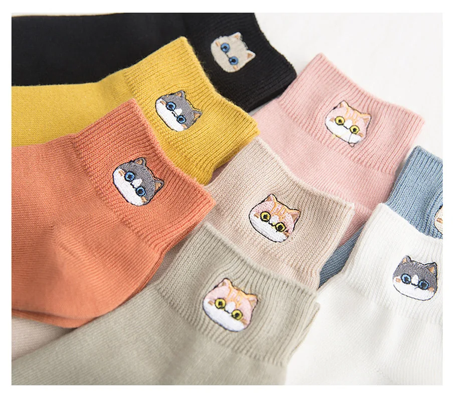 

Cartoon Cute Cat Embroidery Women's Socks Solid Black White Short Sock for Women Harajuku Vintage Streetwear Christmas Sock Gift