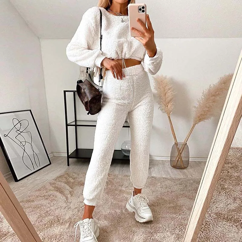 

Fashion Winter Shaggy Tracksuit Women Teddy Two Piece Set Casual Cropped Sweatshirt and Sweatpants Outfits Suit 2020