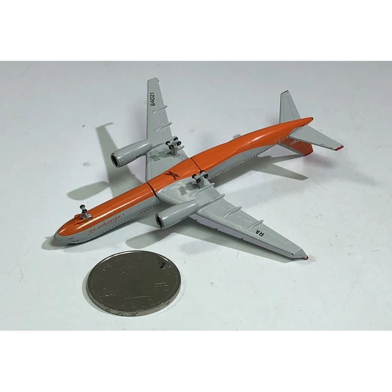 Изысканные 1/500 русская звезда авиастар tu-204c с трёхмерными чертёжами RA 64021 |
