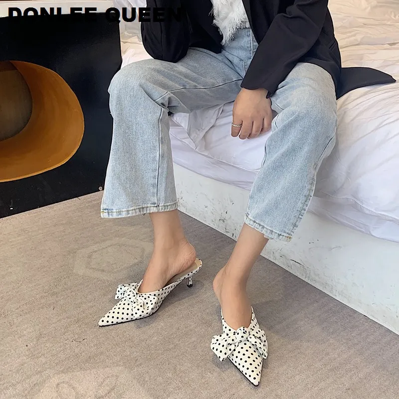 Женская обувь с острым носком Тапочки низкий каблук брендовые шлепанцы без