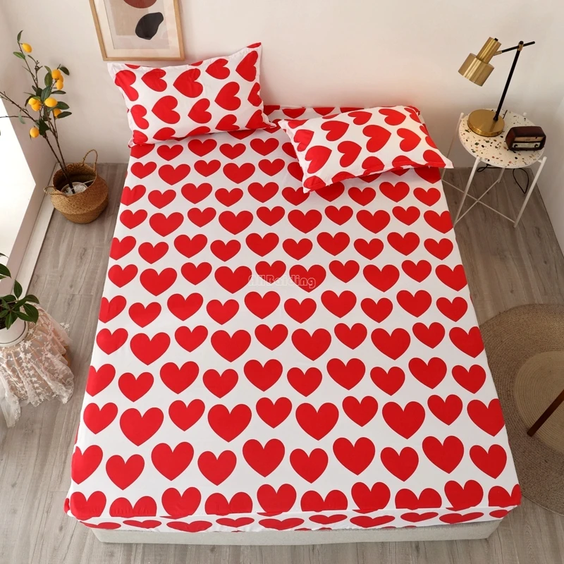 Натяжная простыня с красным принтом Love постельное белье резинкой для пары