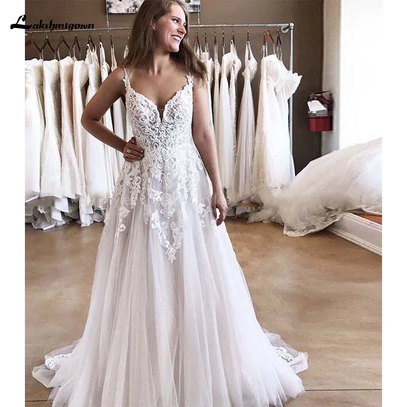 

A Line Boho Beach Wedding Dress V Neck Lace Appliques Tulle Spaghetti Straps Bridal Gowns vestido de casamento lakshmigown 2022