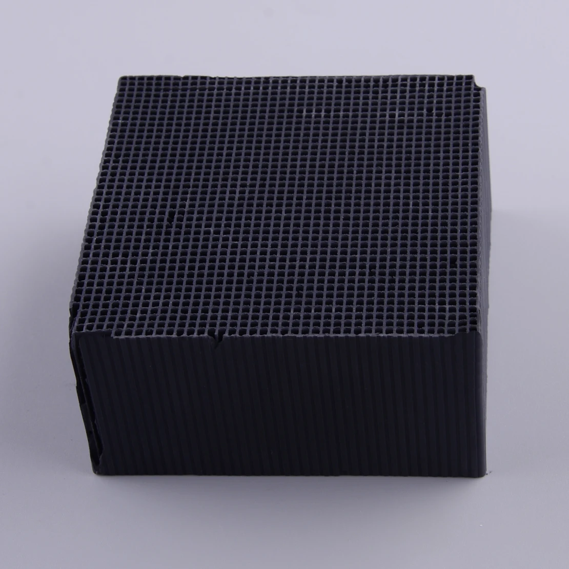 

Cube Activated Carbon Water Cleaning Purifier Filter For Eco-Aquarium Fish Tank Dense Grid Hole Structure Accessories