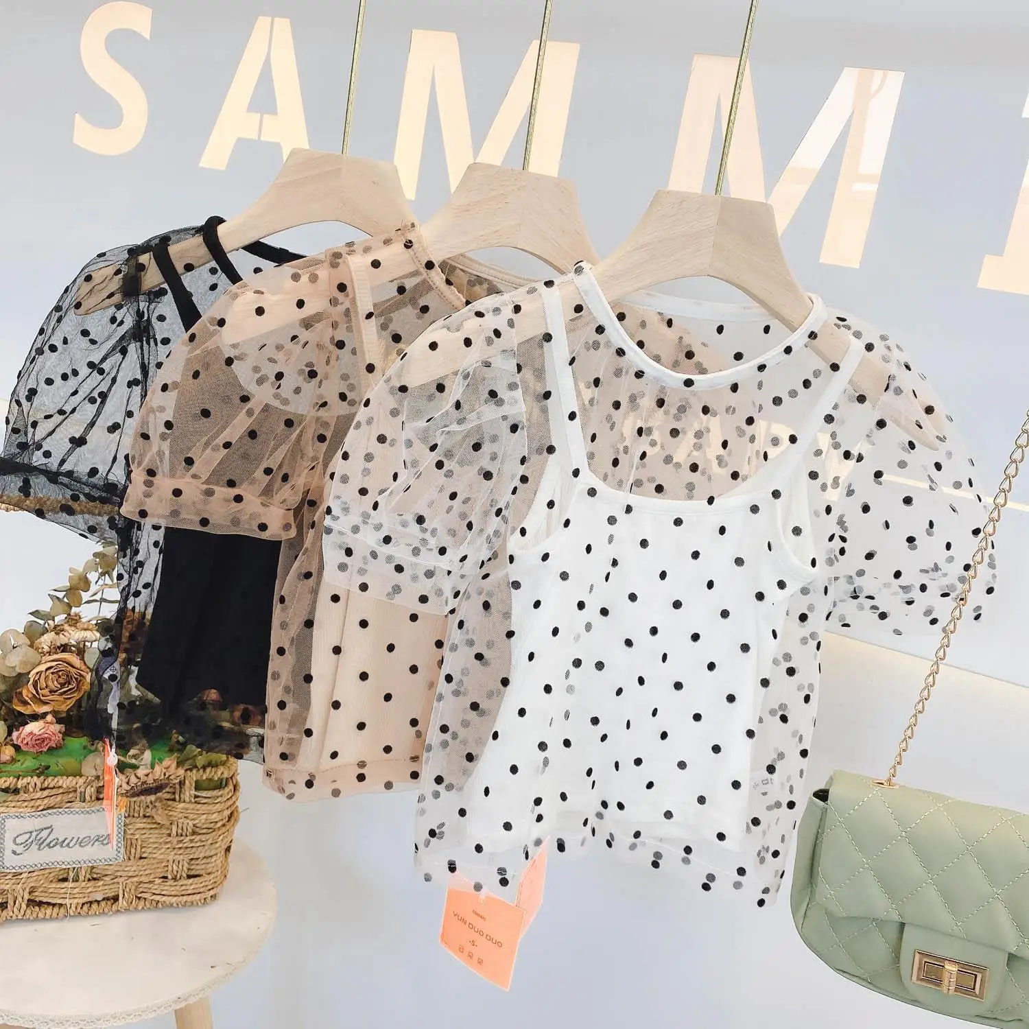 

2 шт., женские футболки в горошек