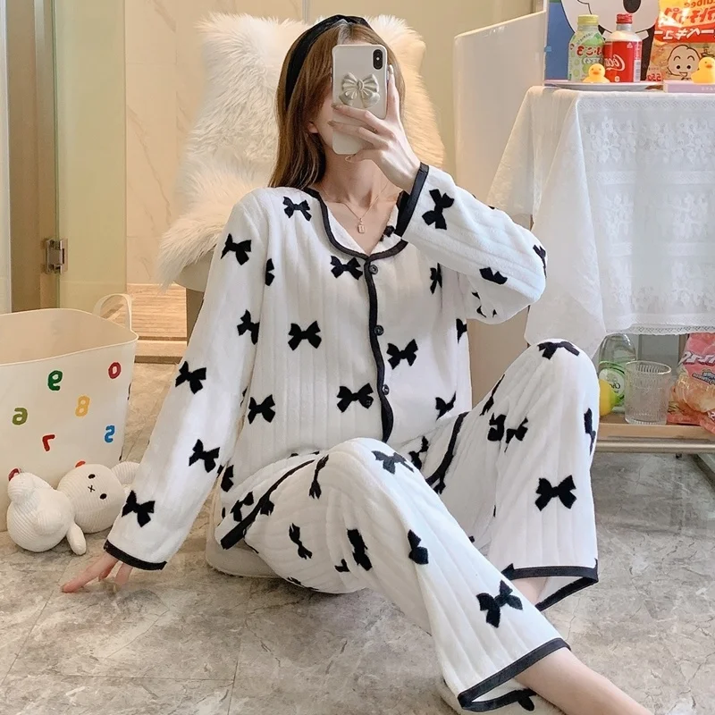 

Пижама для женщин, комплект из 2 предметов, новинка 2021, бархатная Пижама кораллового цвета, женская утепленная Милая пижама с длинным рукаво...