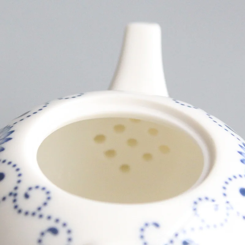 Ceramic Blue and White Porcelain Kung Fu Tea Set Linglong Crystal Hollow Teapot Jingdezhen | Дом и сад