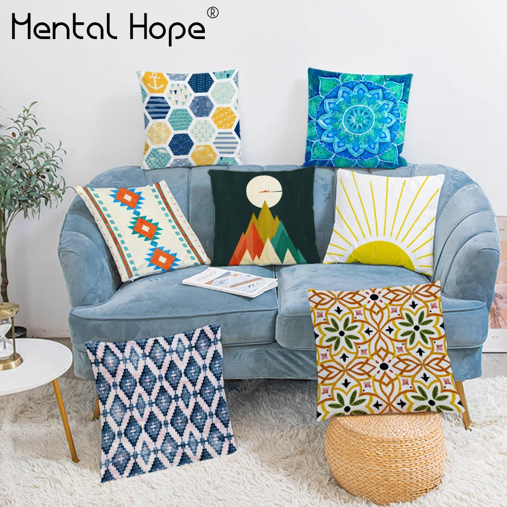 Наволочка для подушки плюшевая с геометрическим принтом разноцветная полосатая