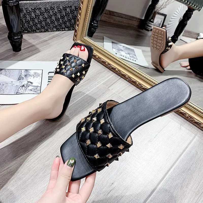 

Women Rivet Slippers Flat Casual Ladies Slides Open Toe Outside Metal Decoration Soft Beach Shoes Summer Female Footwear 2020
