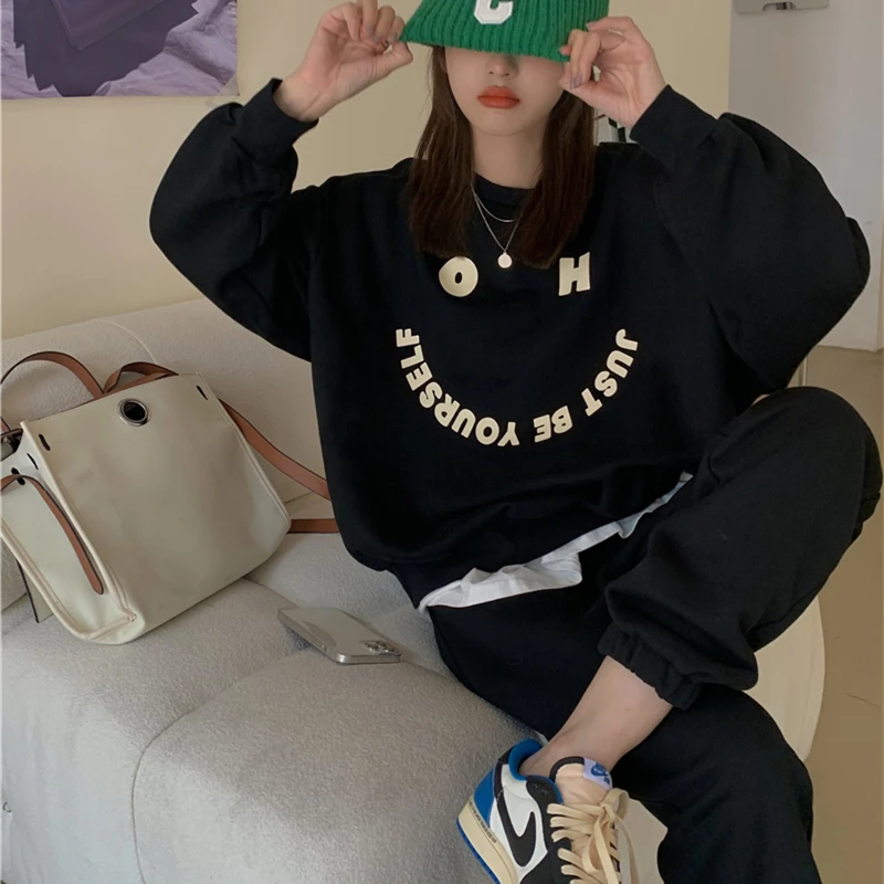 Осенне-зимние женские спортивные костюмы с круглым вырезом и буквенным принтом