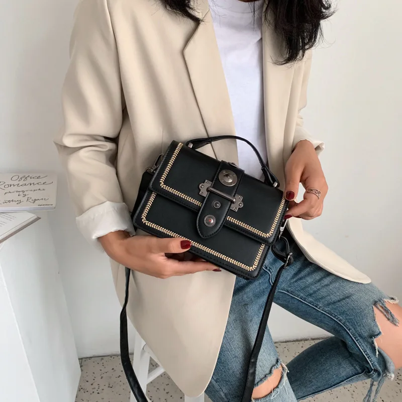 Маленькая сумка женская новая 2019 модная на ремне корейская мода дикая маленькая